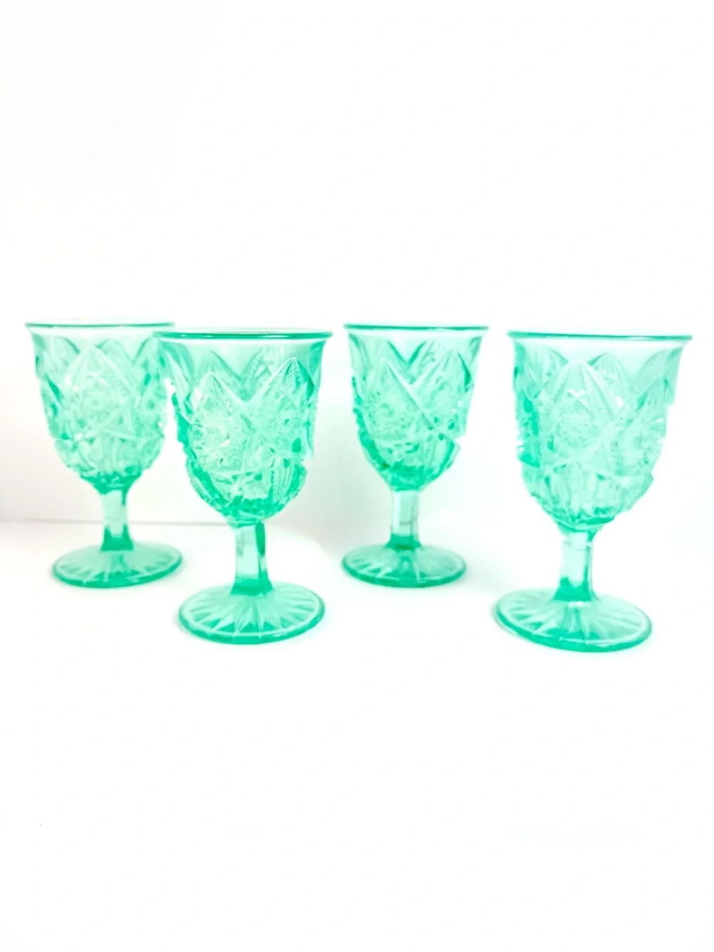 Vintage Imperial Aqua Set Of 4 Water Goblet Feather Notching Mint Condition